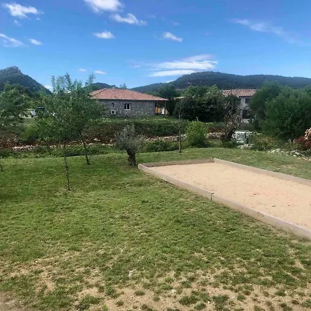 Isis Villa Les Vans